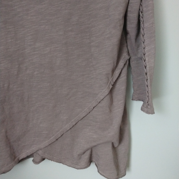 Long Sleeve flowy shirt with braid sleeves detail - Picture 2 of 5